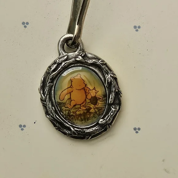 Disney Winnie The Pooh And Piglet PEWTER zipper Pull Or Pendant Vintage - Picture 3 of 5